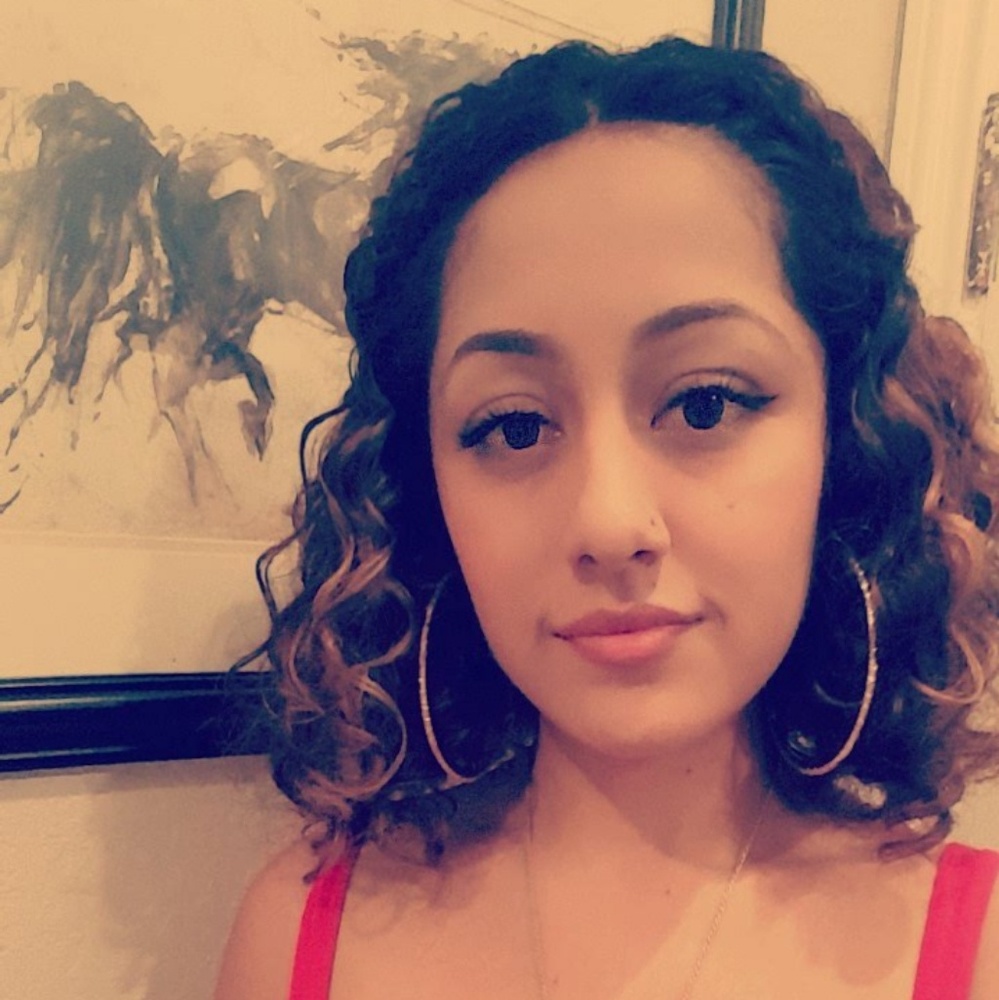 Meet your Posher, Cassandra